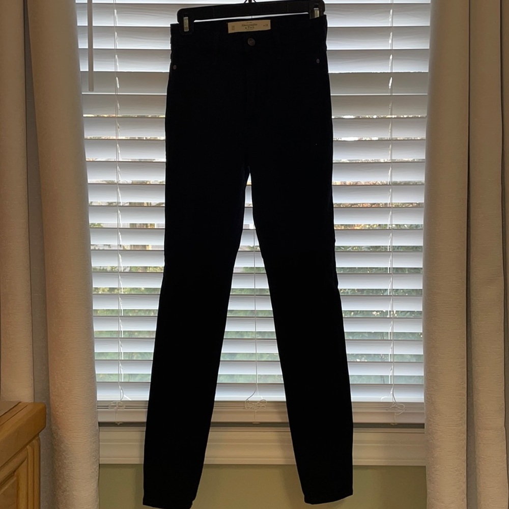 A&F black skinny Jean